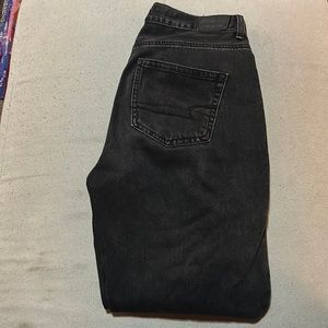 American Eagle Mom/Boyfriend Jeans Black Size 2